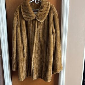 VTG Ms Divine Chic Tan Teddy Faux Fur Coat